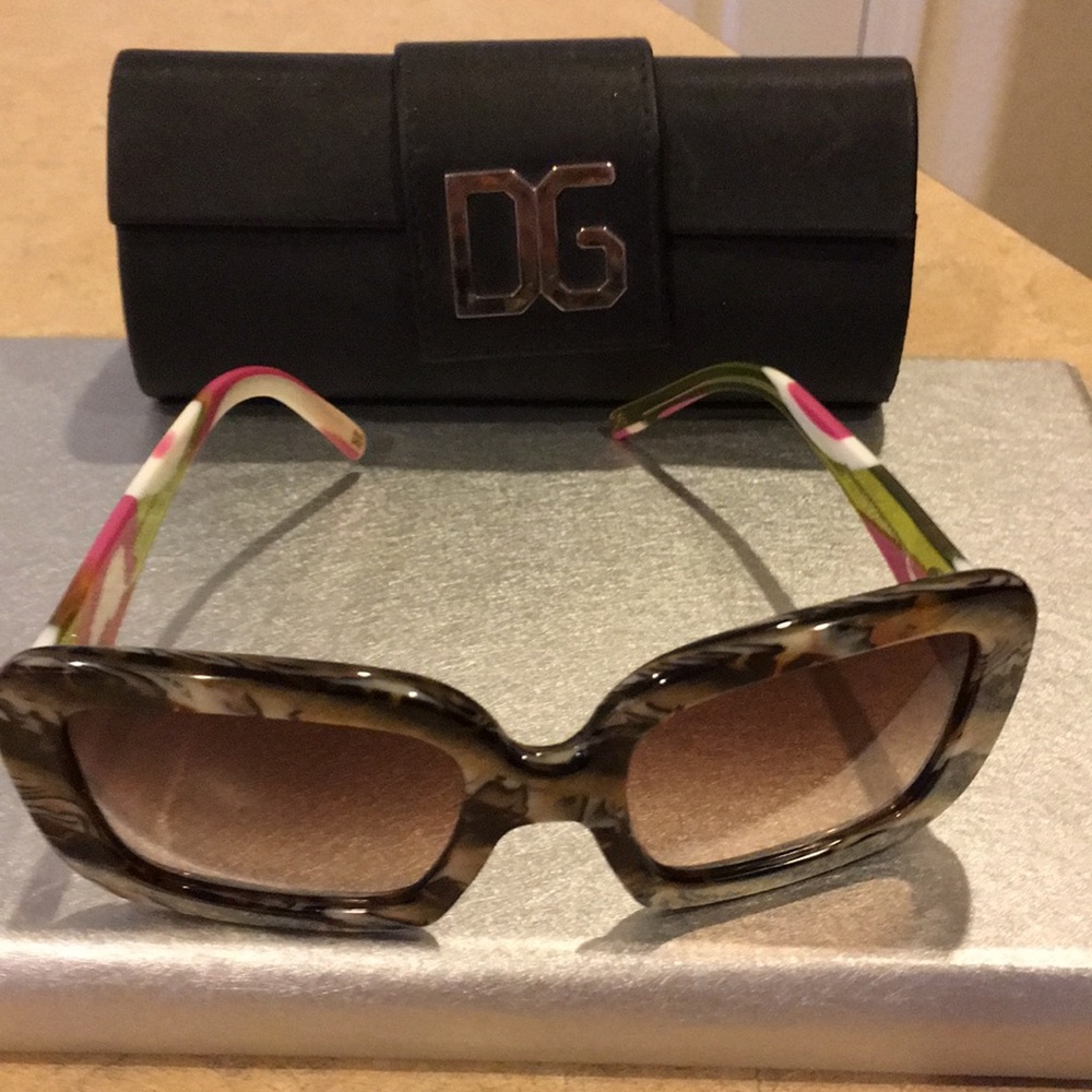 Dolce & Gabbana sunglasses 🕶